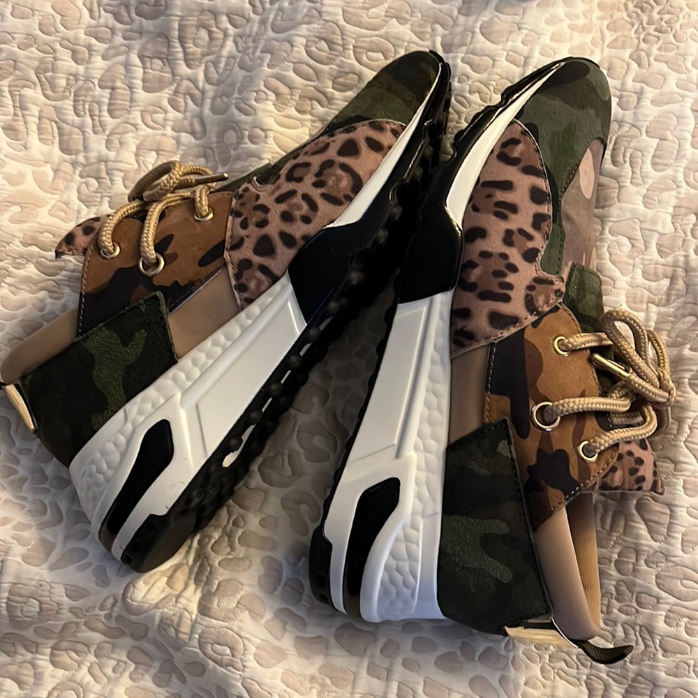 Steve Madden Sneakers
